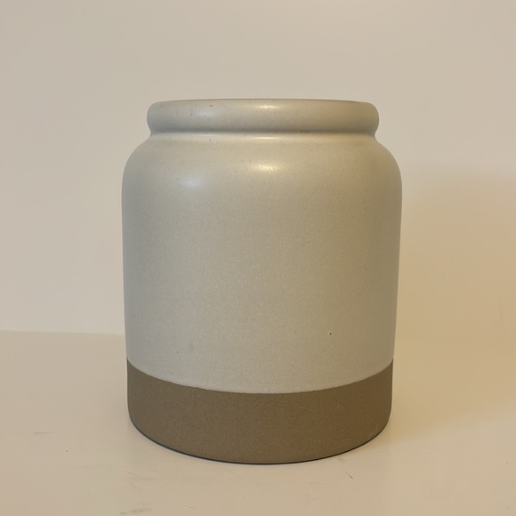 Hearth & Had Stoneware Crock Utensil Holder - Picture 4 of 9